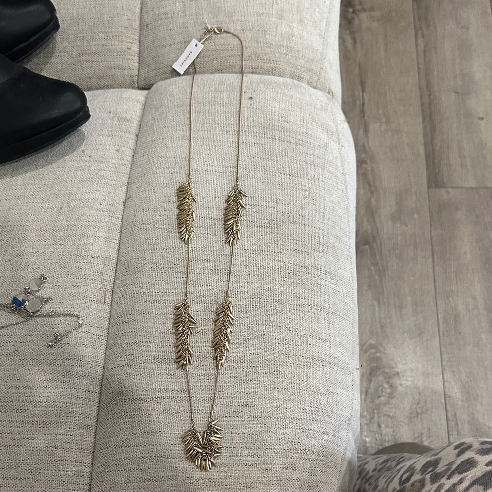 Elegant Gold-Tone Leaf Necklace